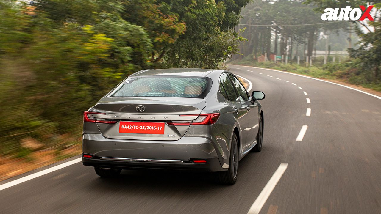 2025 Toyota Camry Hybrid rear1 jpg