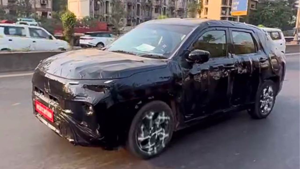 Grand Vitara Facelift Spy Front Quarter