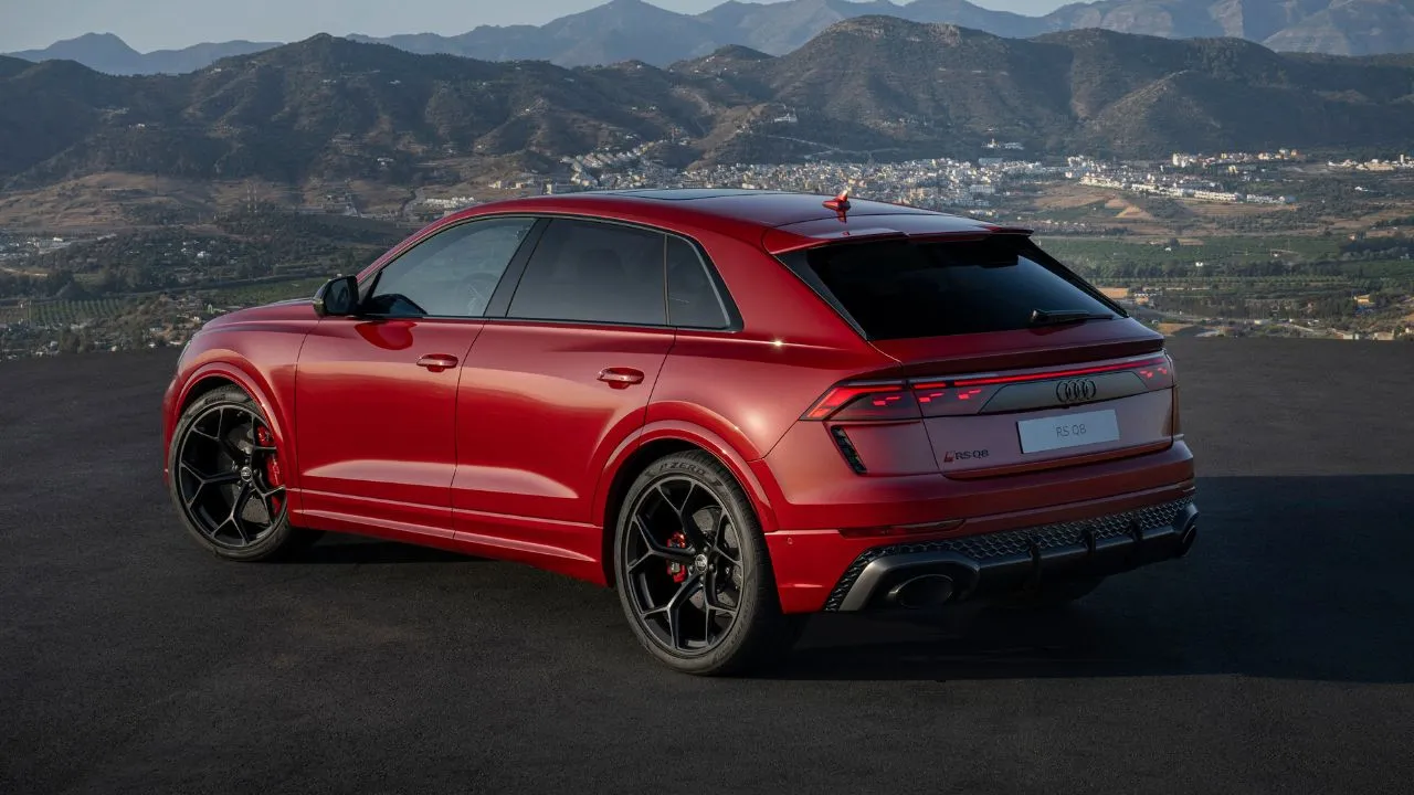 New Audi RS Q8 Performance Rear 1.jpg