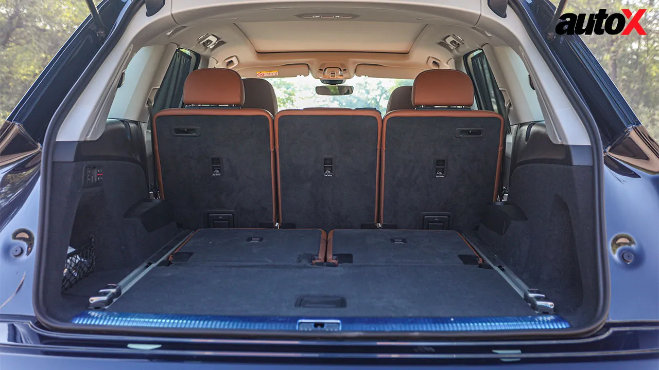 audi Q7-Rear-Seat.jpg