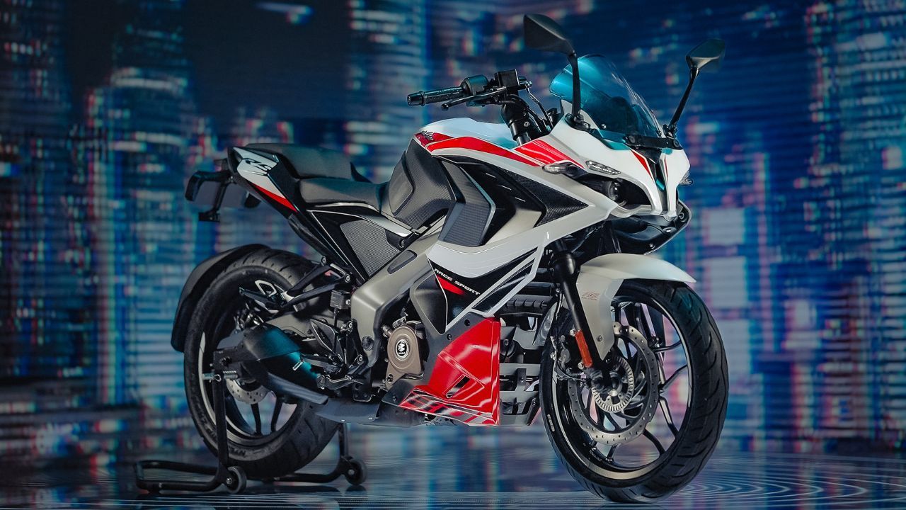 2025 Bajaj RS200