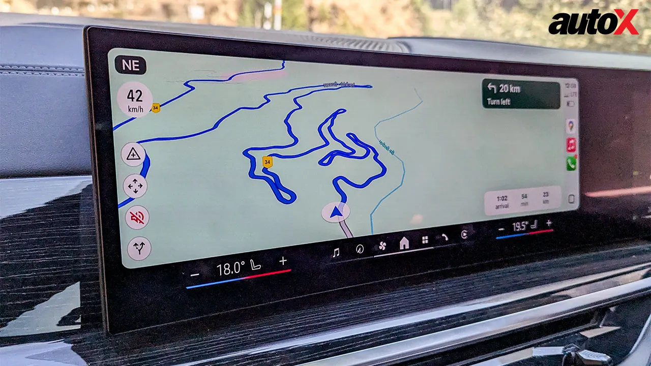 BMW X7-infotainment-screen2.jpg