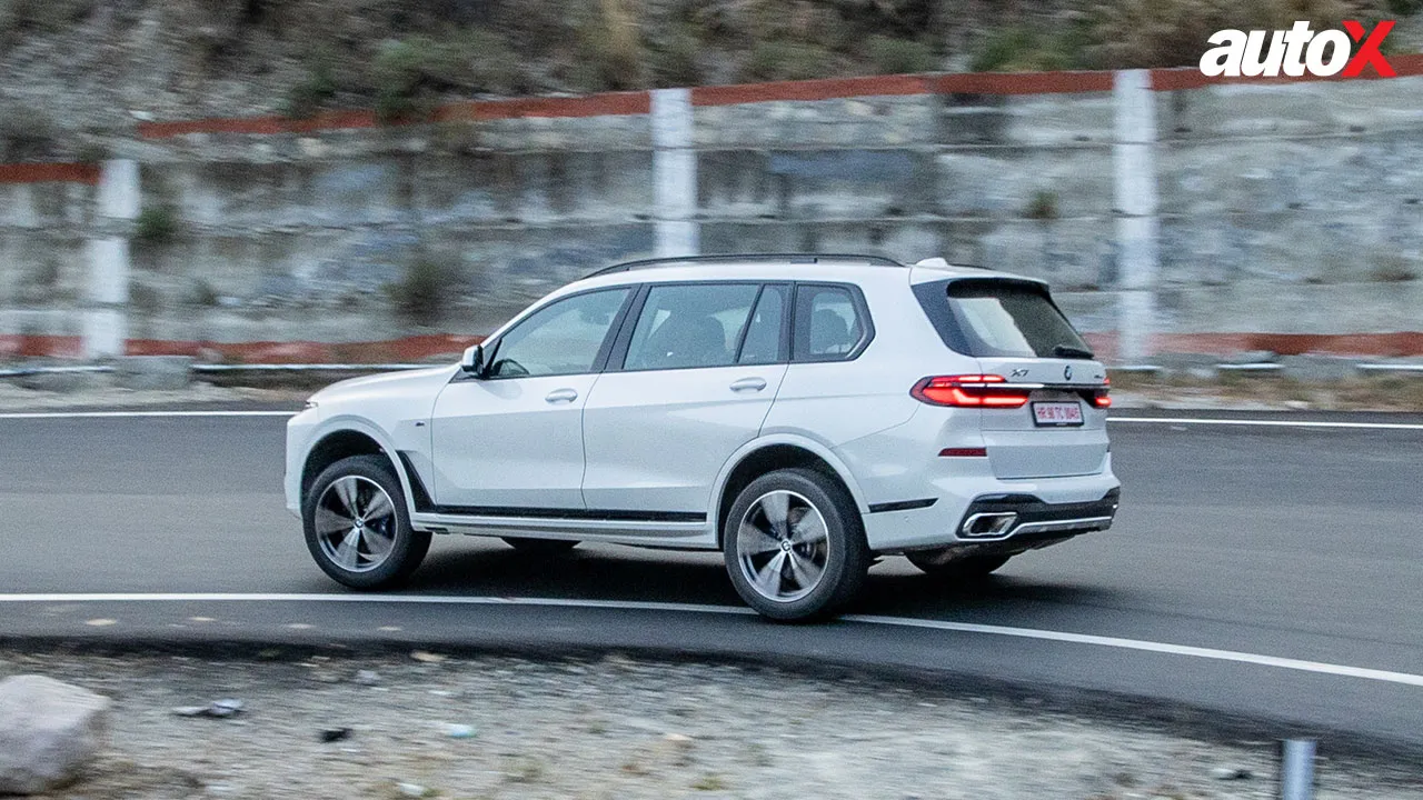 BMW X7-side-profile-dynamic2.jpg