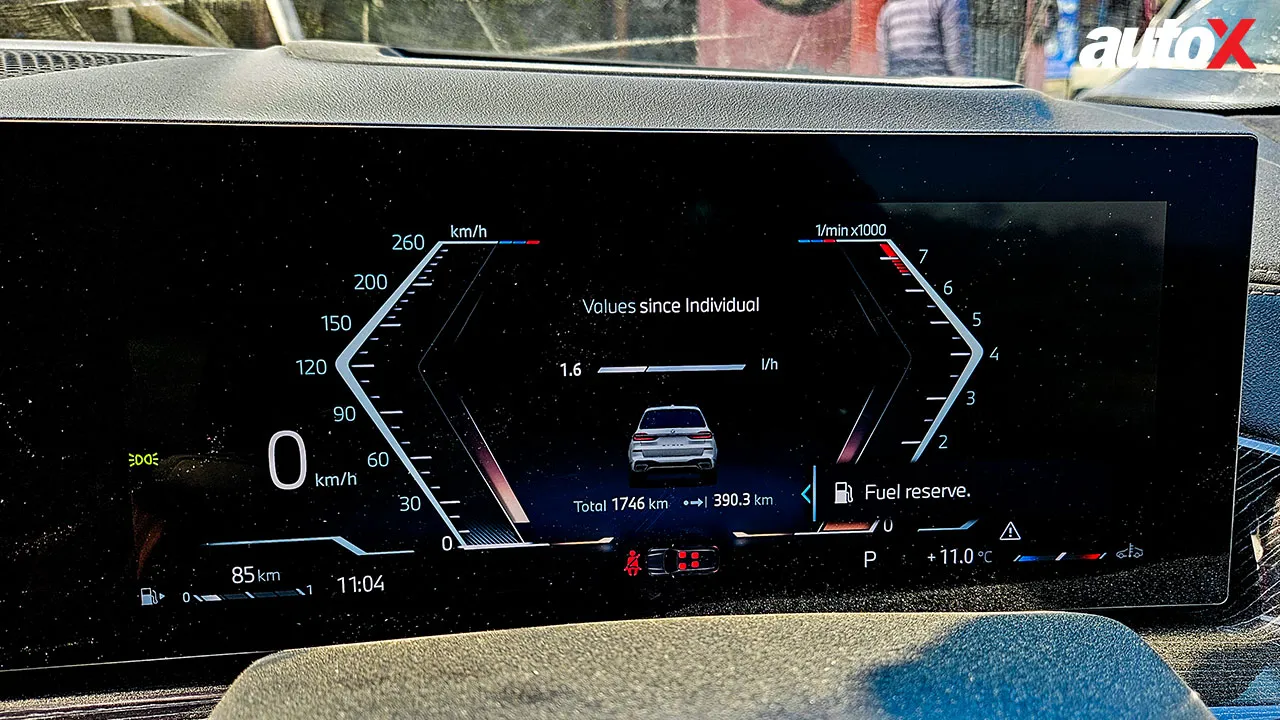 BMW X7-infotainment-screen.jpg