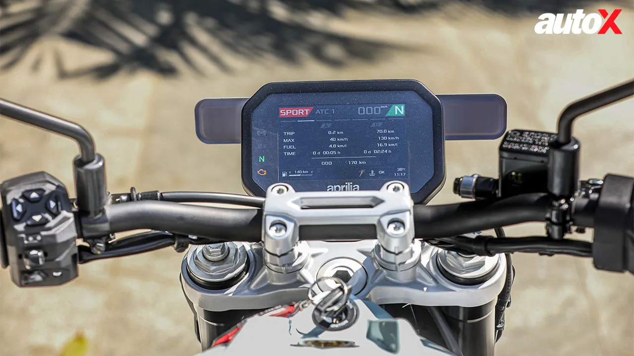 Aprilia Tuono 457-Speedometer.jpg