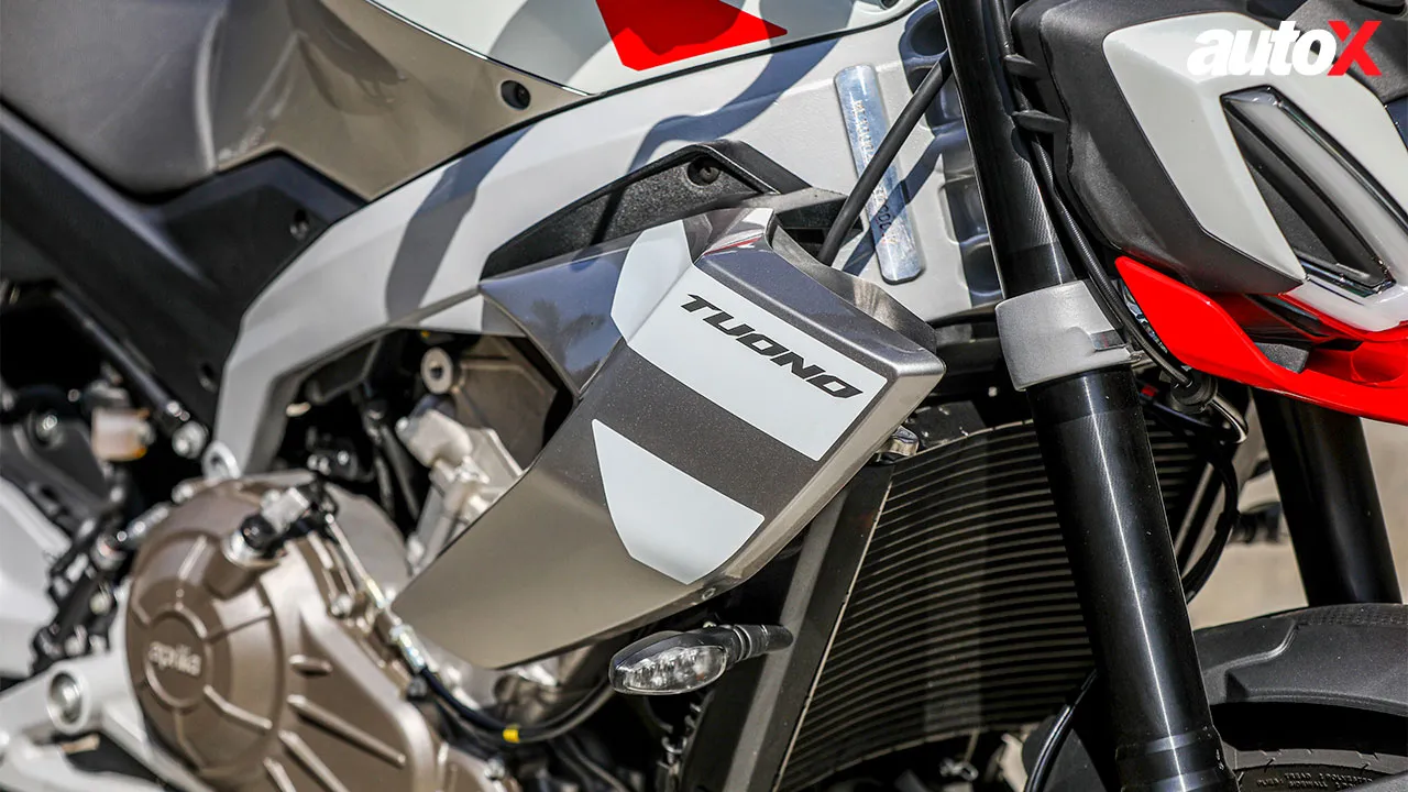 Aprilia Tuono 457-2.jpg