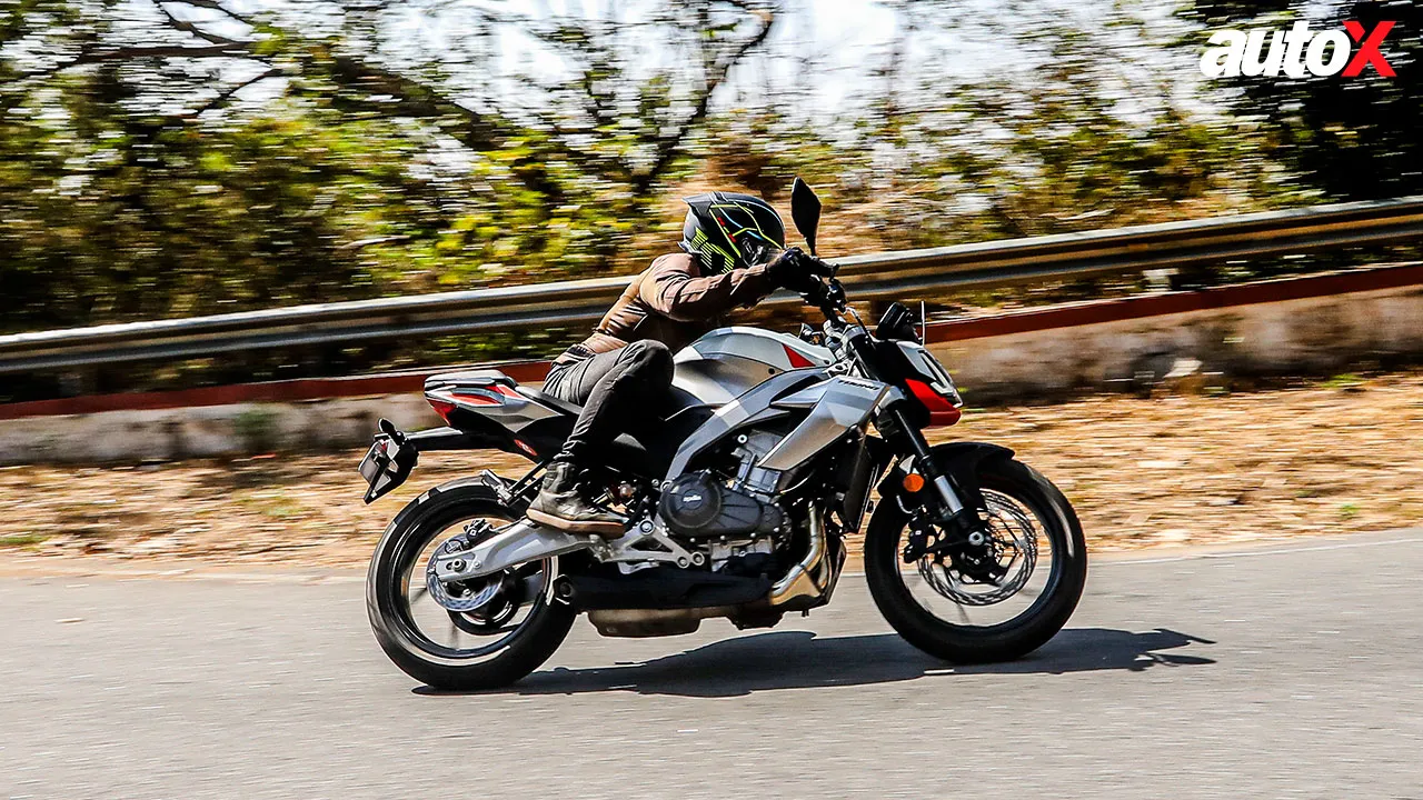 Aprilia Tuono 457-side-profile-dynamic.jpg