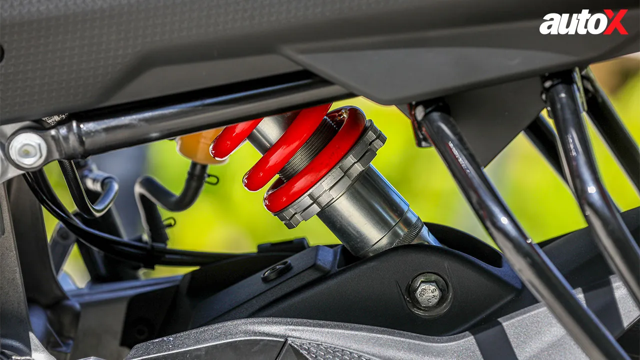 Aprilia Tuono 457-Shocker.jpg