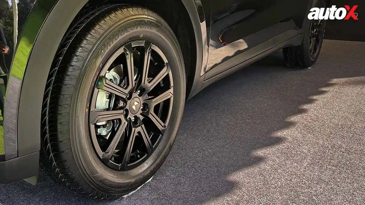 Mahindra XUV700 Ebony Edition Wheels