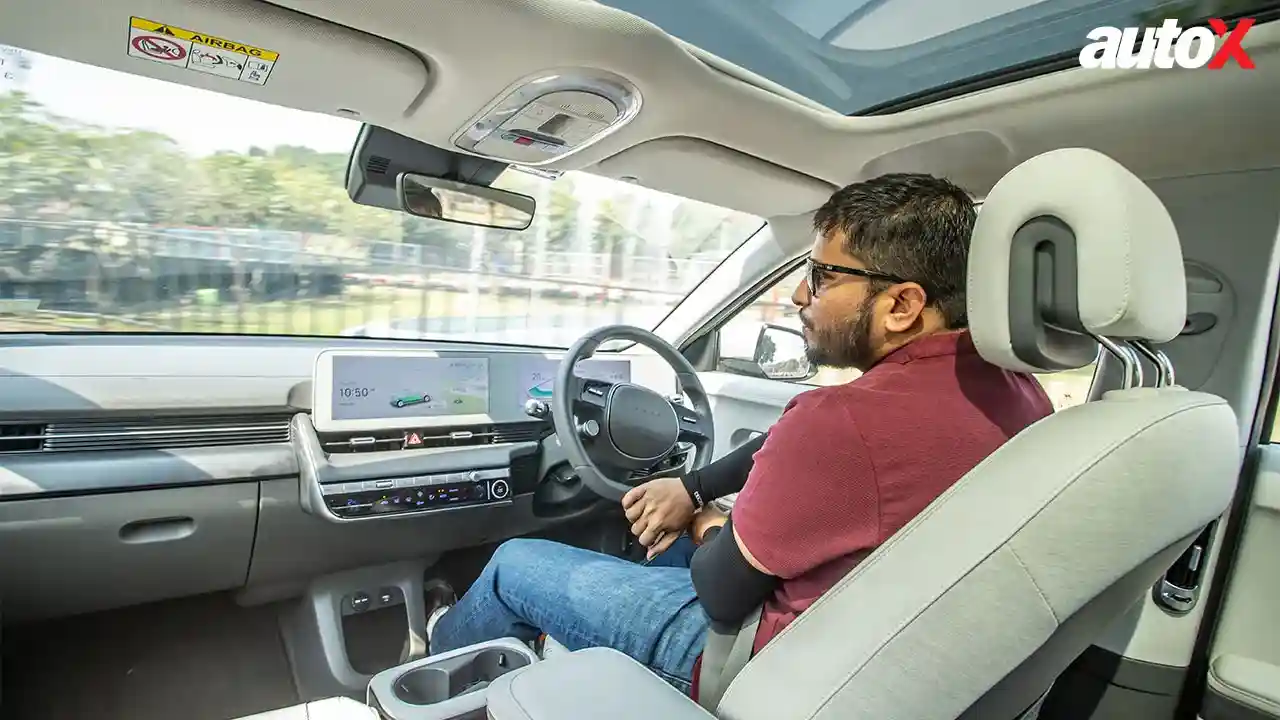 Hyundai Ioniq 5-Steering-Controls.jpg