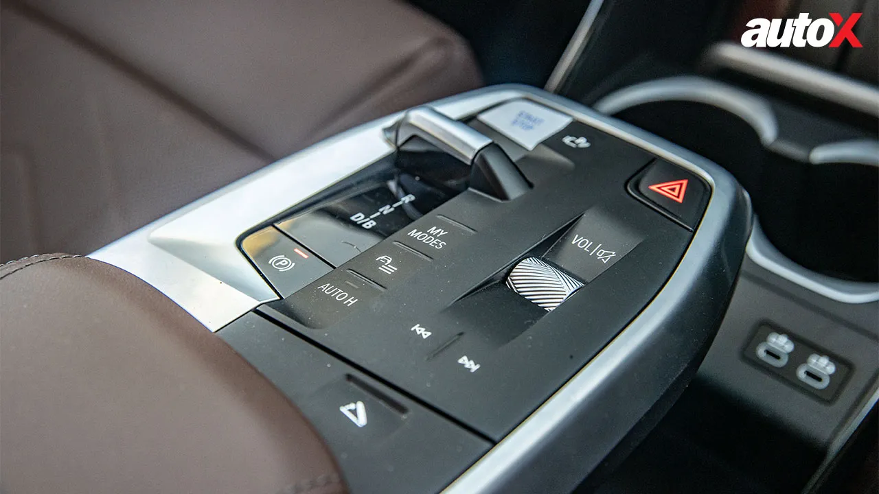 BMW iX1-Instrumentation-Console-On-Start-Up.jpg