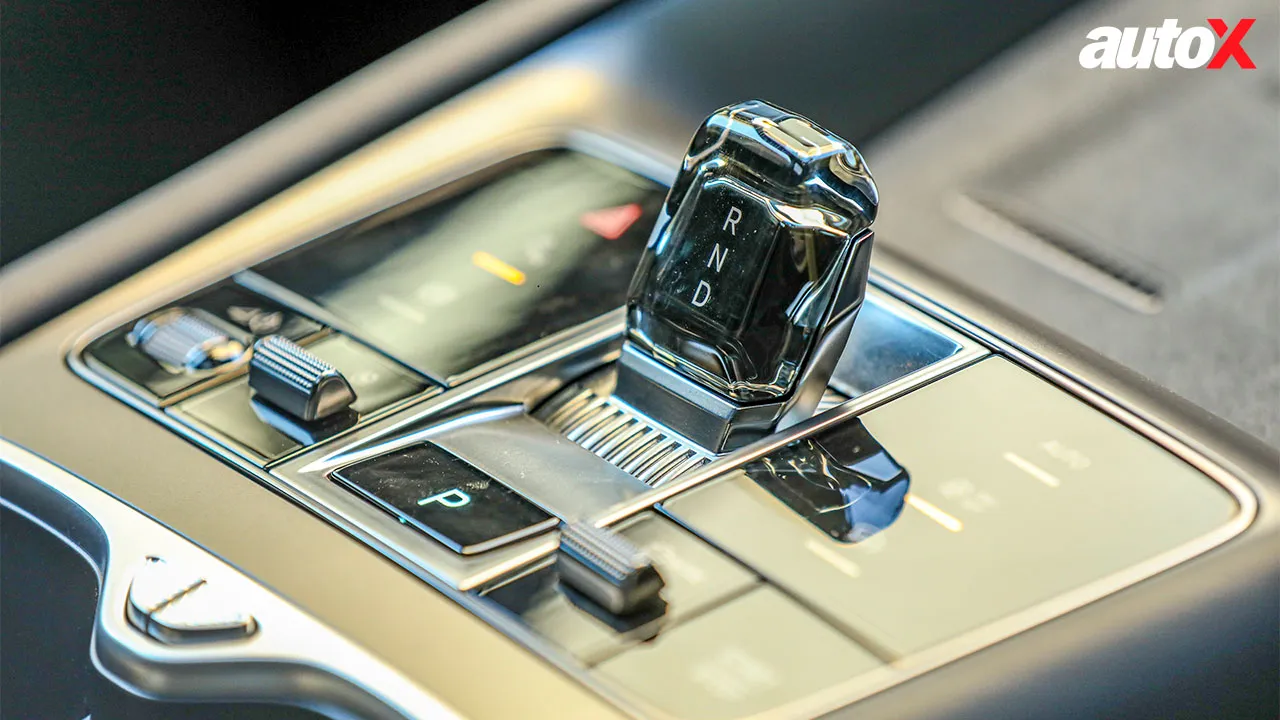 BYD Sealion 7-gear-lever.jpg