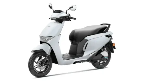 Honda Activa e Pearl-Misty-White