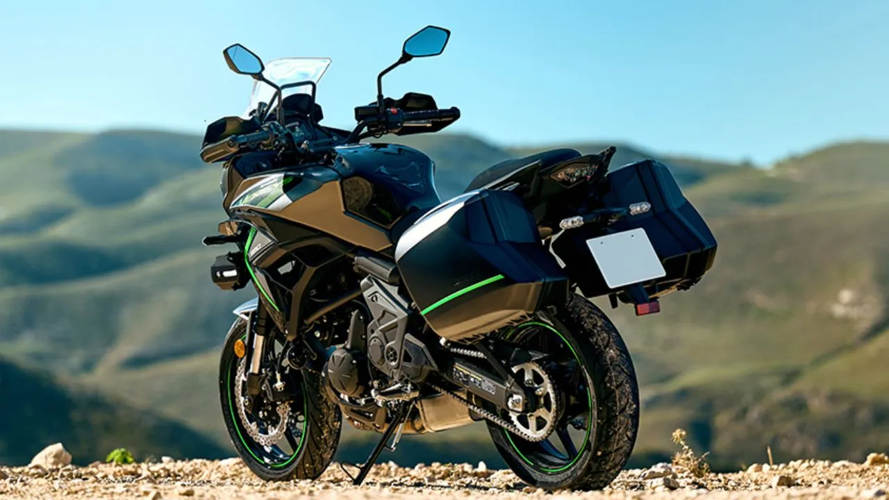2025 Kawasaki Versys 650 Rear.jpg