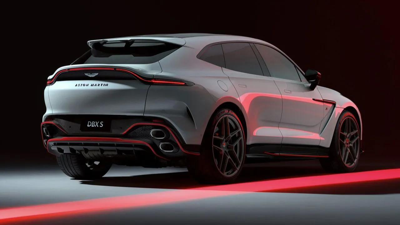 Aston Martin DBX S-rq.jpg