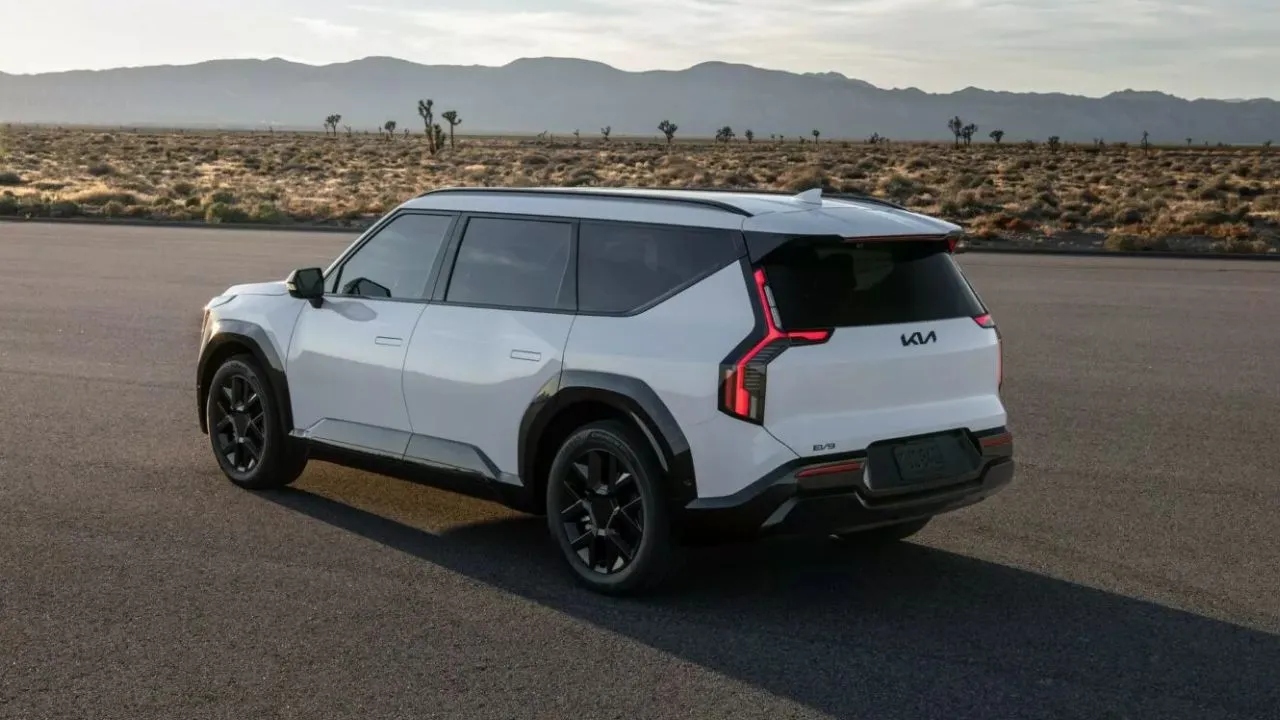 2026-EV9-nightfall.jpg