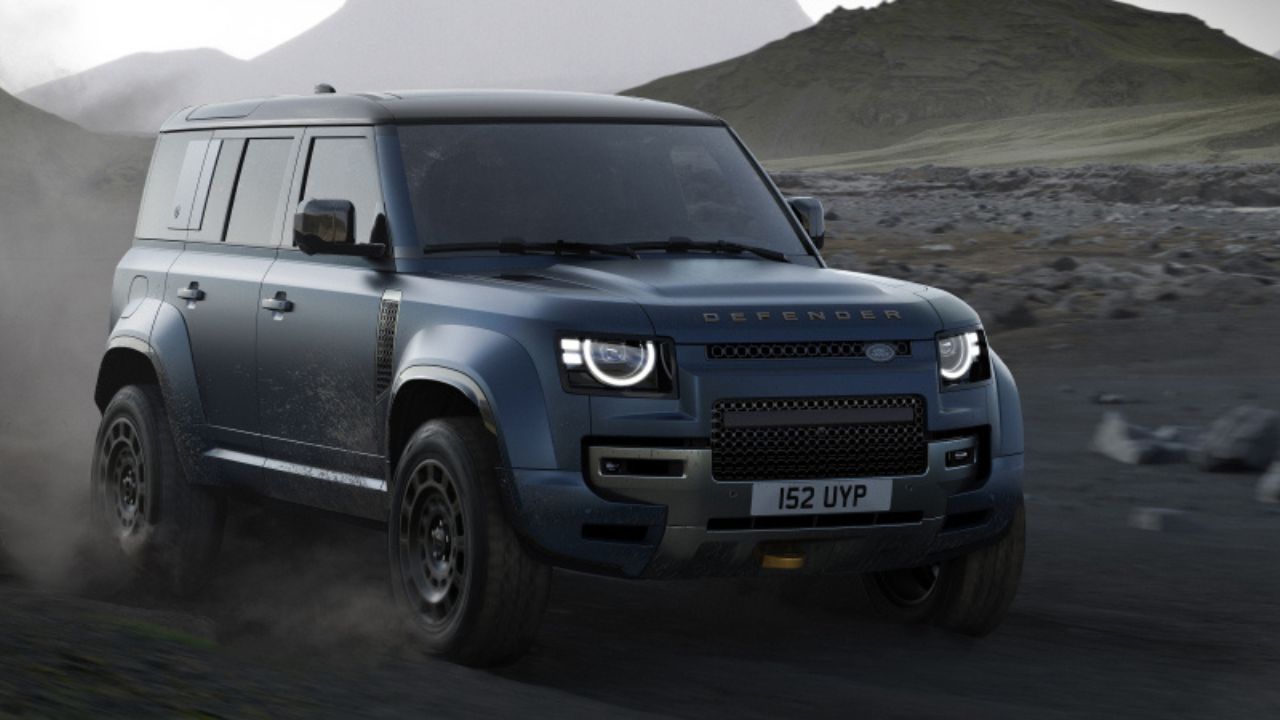 Land Rover Defender 1748495592448