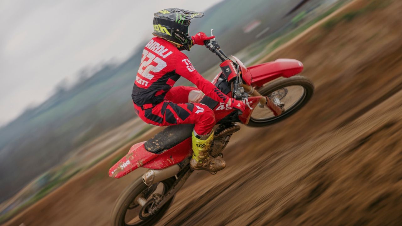 Ducati Desmo450 MX-2.jpg