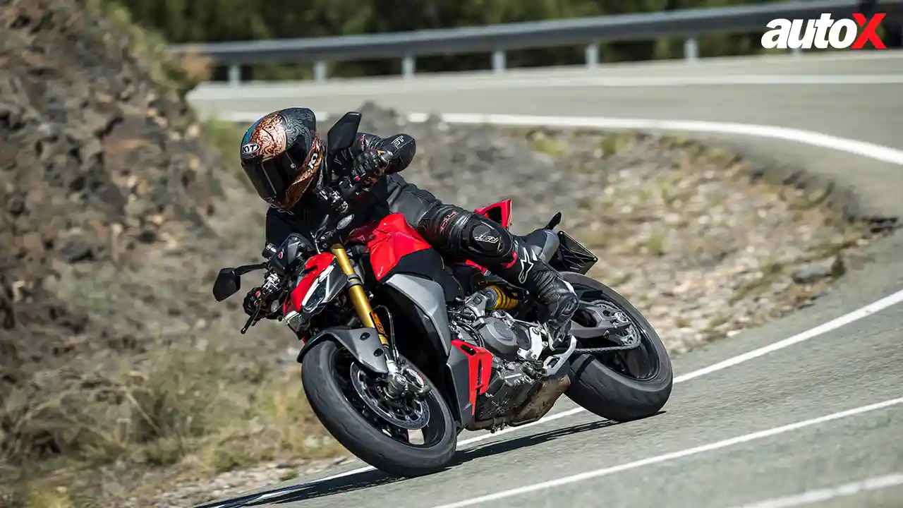 Ducati Streetfighter V2 S-Motion.jpg
