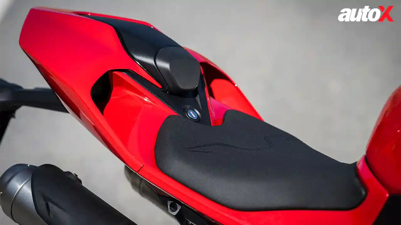 Ducati Streetfighter V2 S-Seating.jpg