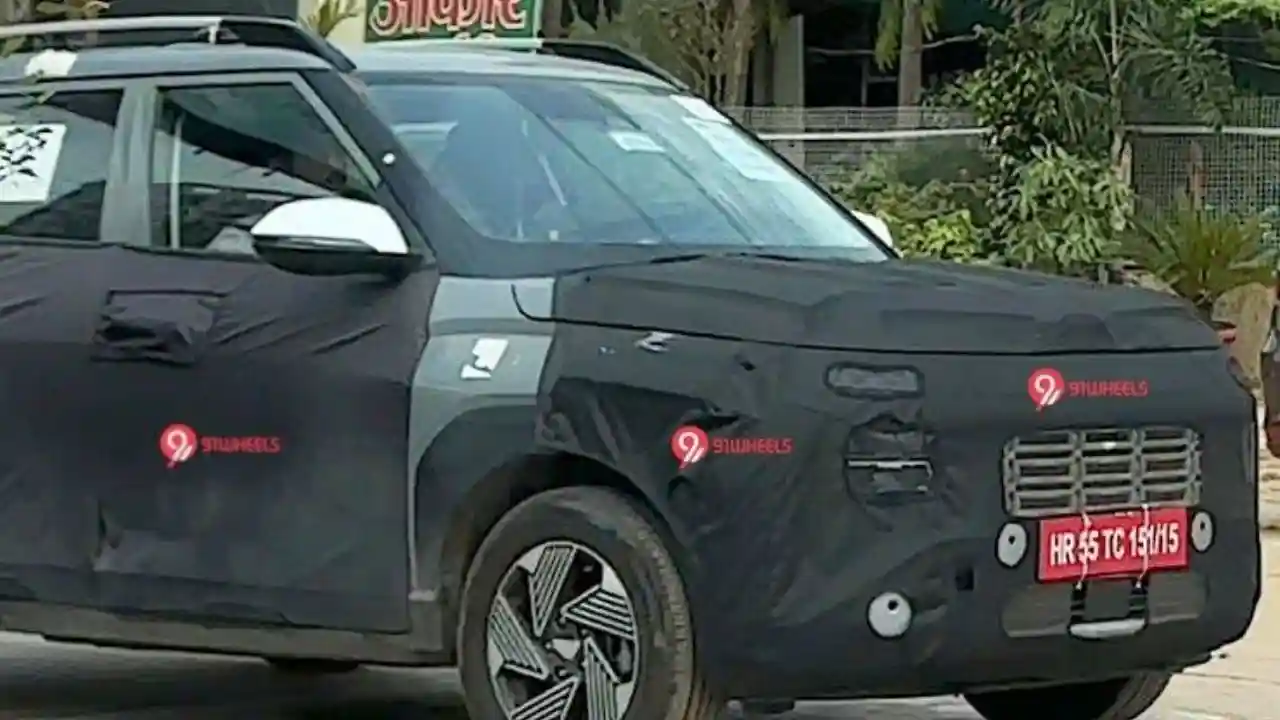 Hyundai Venue Facelift Spy 1747371550985