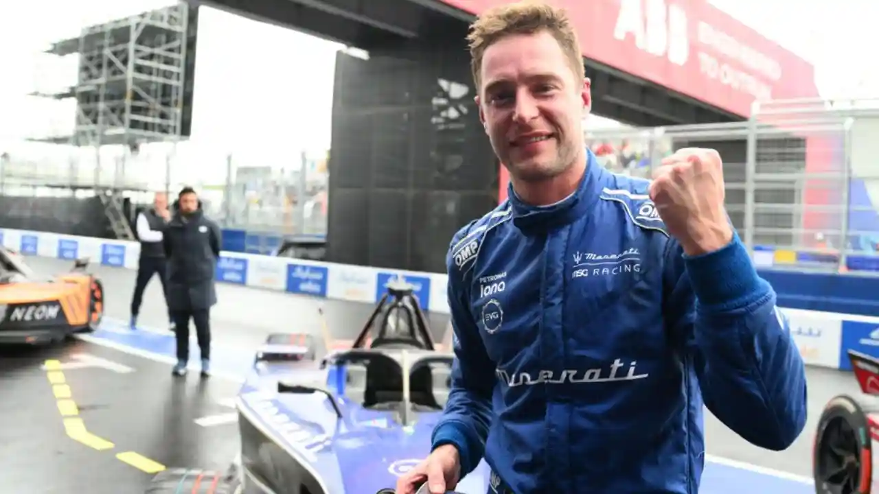 Stoffel Vandoorne 1747629924681