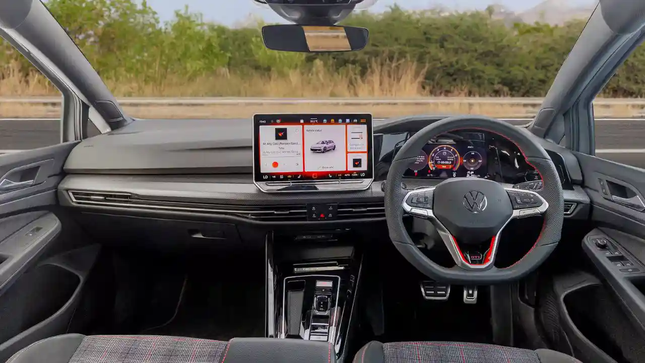 VW-Golf-GTI-Interior