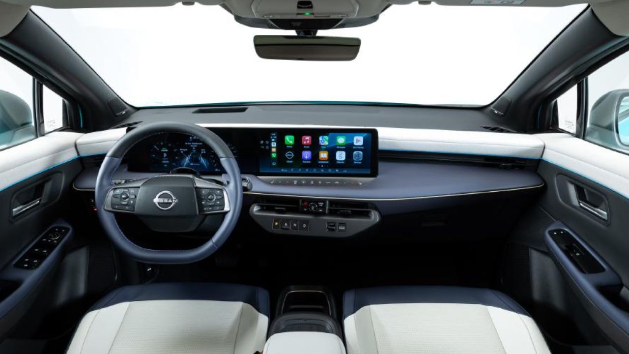 2025 Nissan Leaf Interior.jpg