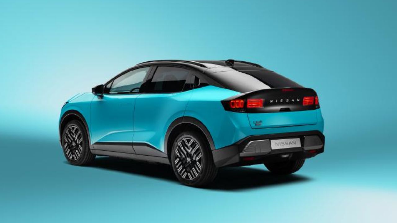 2025 Nissan Leaf Rear.jpg
