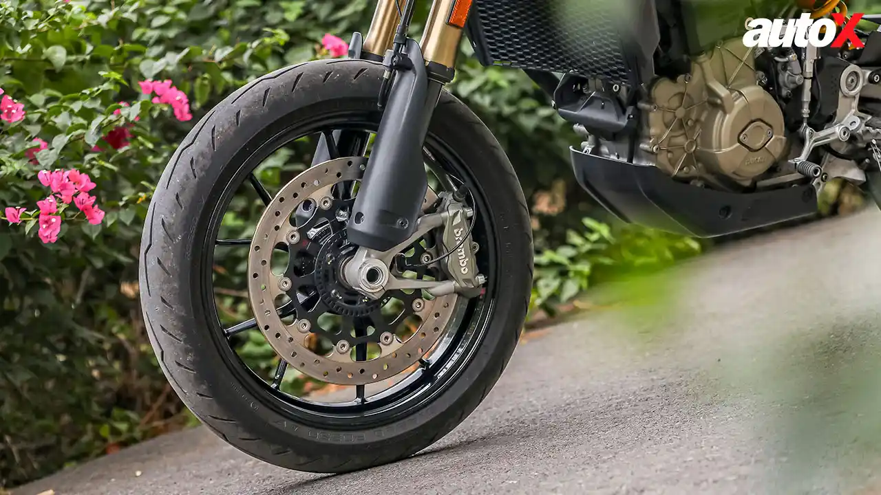 Ducati Hypermotard 698 Mono-alloy-wheel.jpg