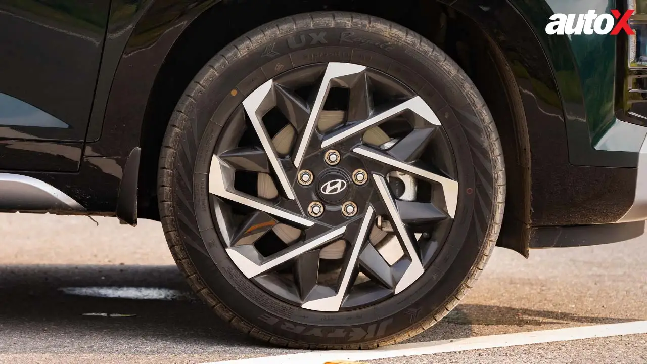 Hyundai Alcazar Review Alloy Wheel.jpg