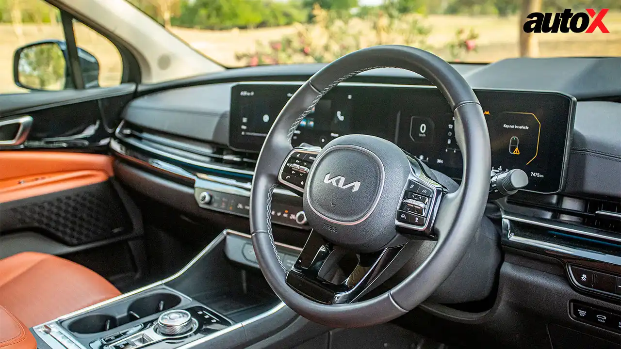 Kia Carnival-View-Of-Steering-Console-And-Instrumentation.jpg