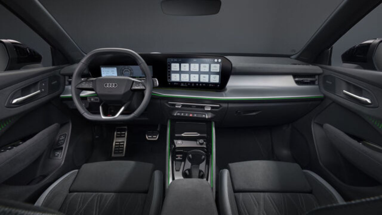 New Audi Q3-interior.jpg