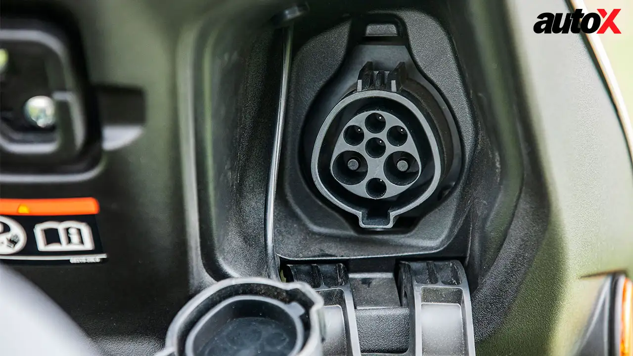 Suzuki e-Access-Charging Point.jpg