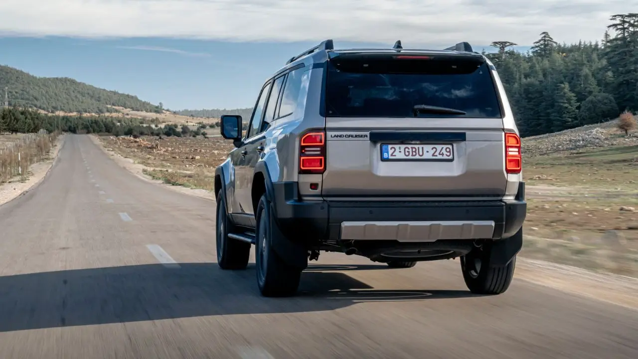 Toyota Land Cruiser Prado 2.jpg