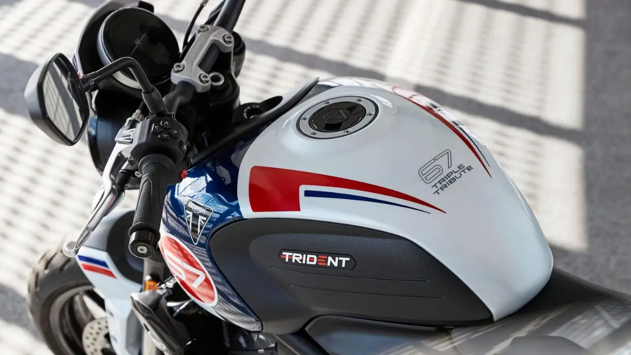 Triumph Trident 660 Special Edition 3 .jpg