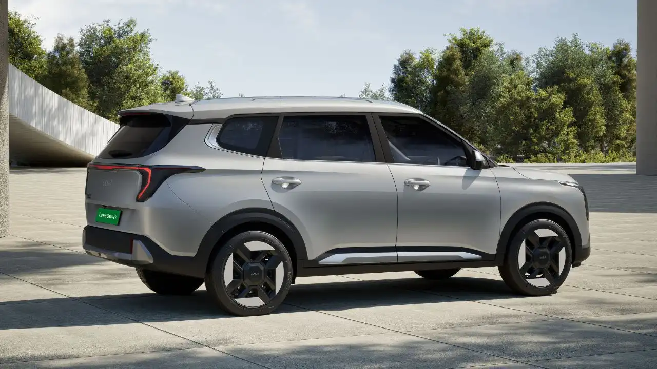 Kia-Carens-Clavis-EV-RQ.jpg