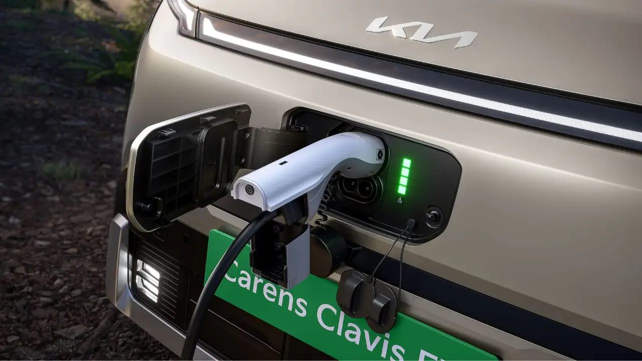 Kia Carens Clavis EV Teaser 1752478273299