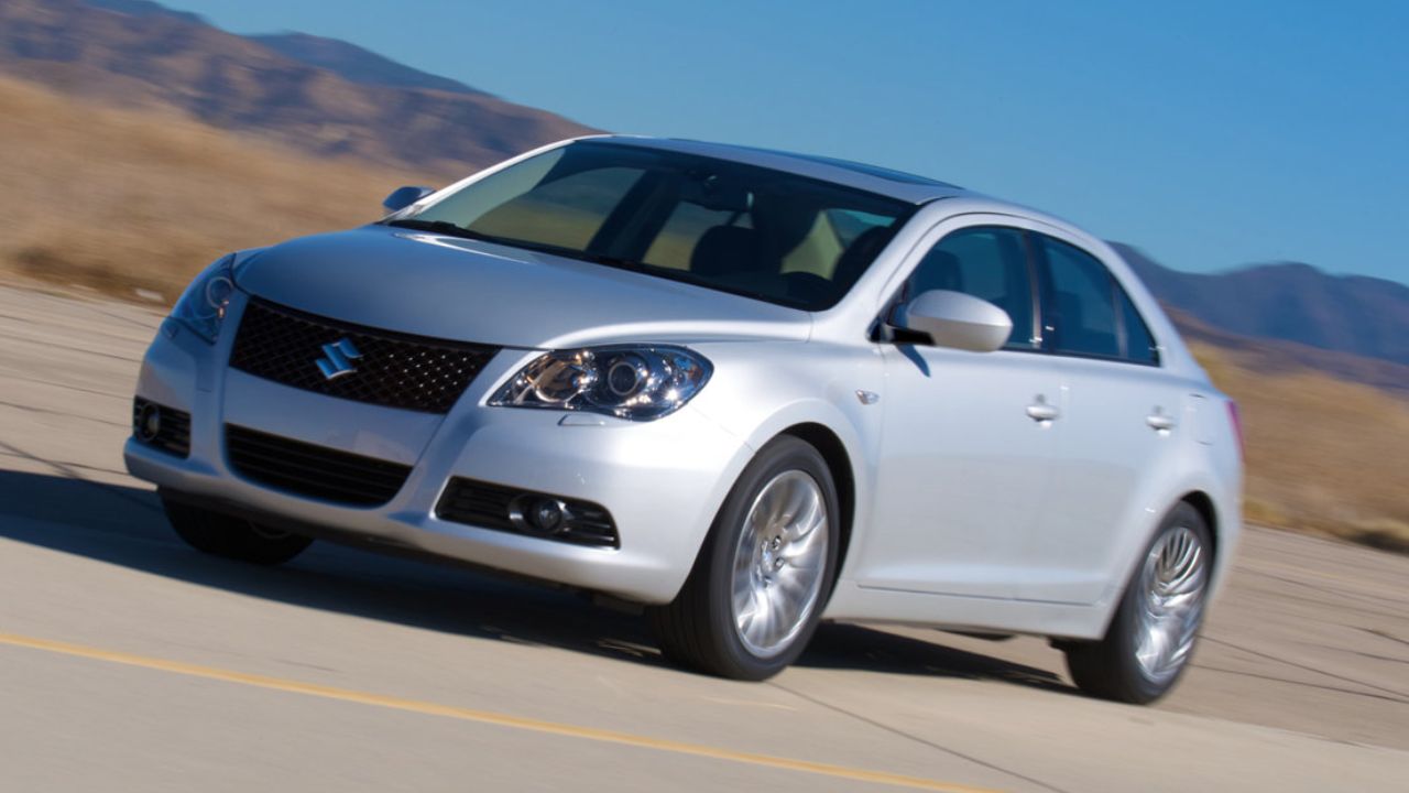 Maruti Suzuki Kizashi (1).jpg
