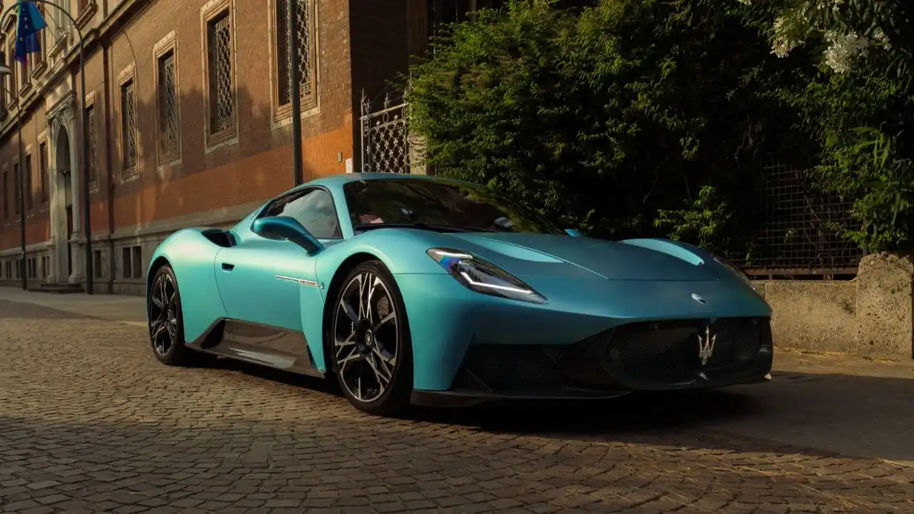 Maserati MCPura 3 (1).jpg