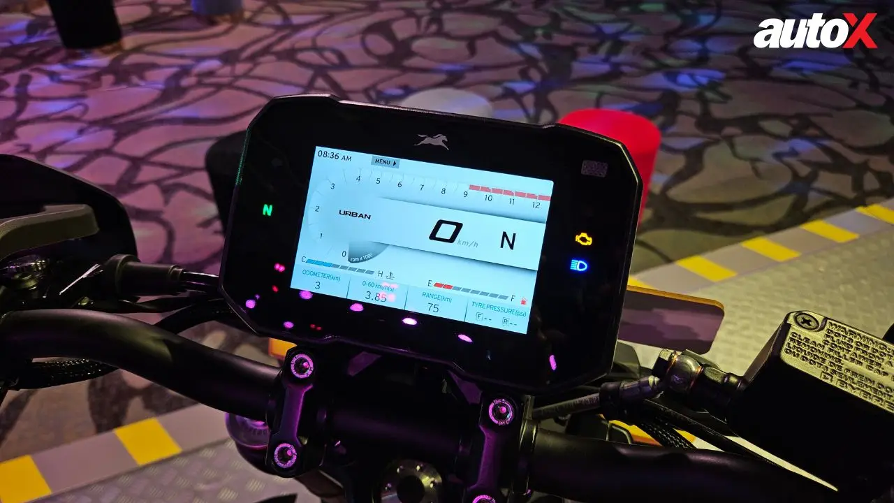 New TVS Apache RTR 310 Int Cluster.jpg