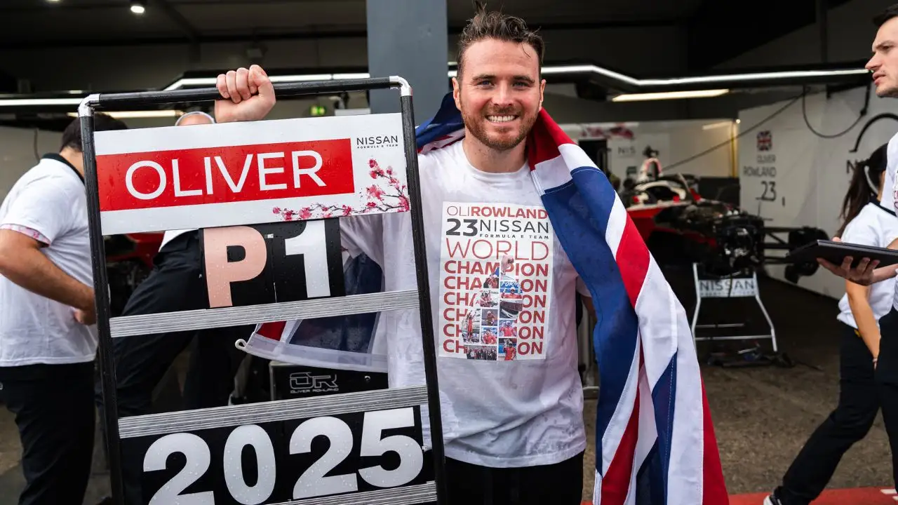Nissan Formula E Driver Oliver Rowland 1752475050310