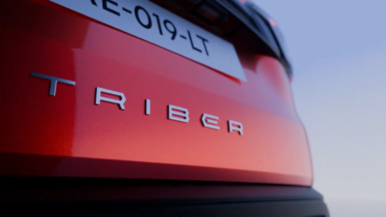 Renault Triber Facelift Teaser 2.jpg