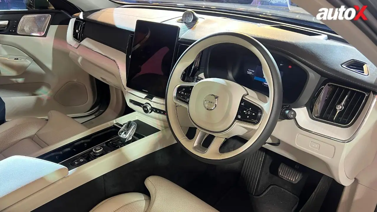 2025 Volvo XC60 Interior.jpg