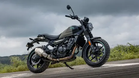 Royal Enfield Guerrilla 450 Gets Shadow Ash Colour Option, Priced at Rs  2.49 Lakh | autoX