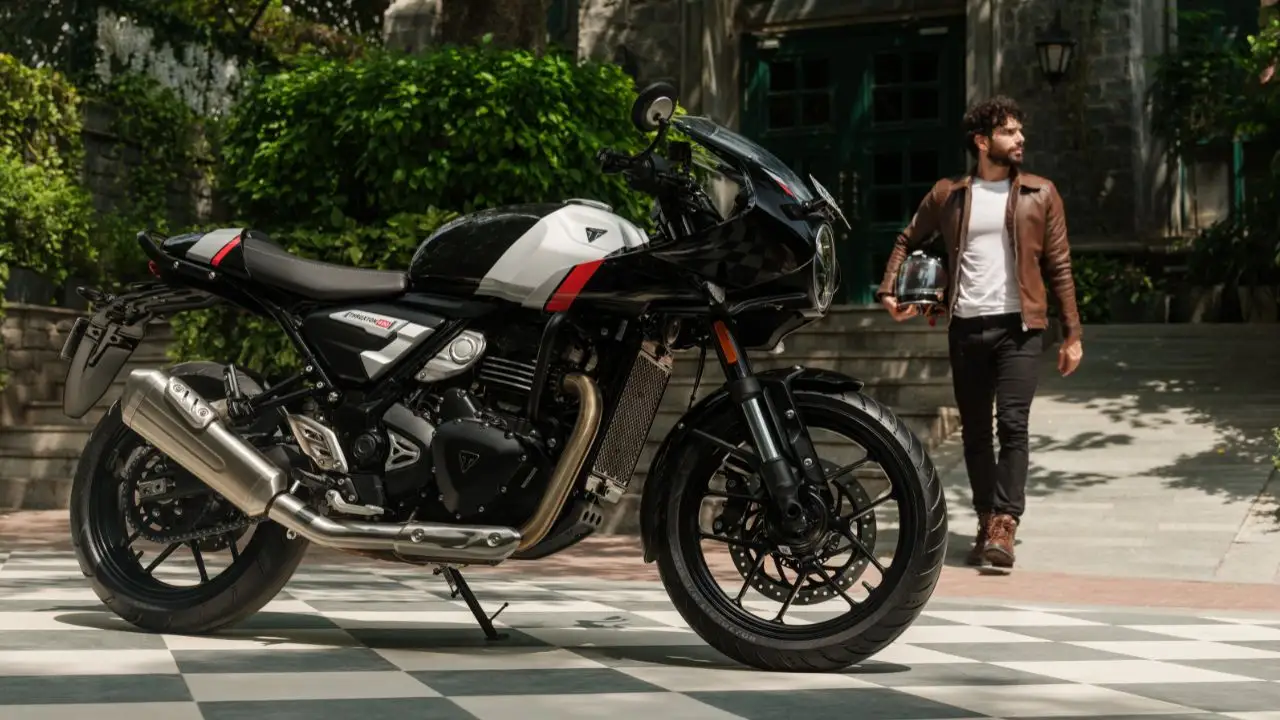 Triumph Thruxton 400 1754473817712
