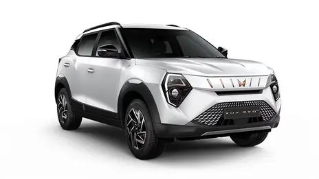 Mahindra XUV 3XO EV Everest White 1767960939085