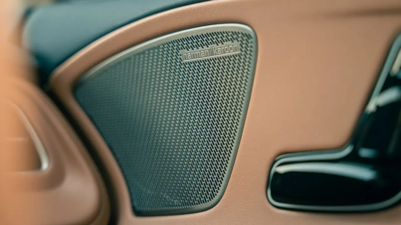 Mahindra XUV 7XO Harman Kardon Audio System.jpg