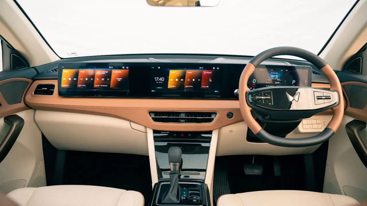 Mahindra XUV 7XO Interior.jpg