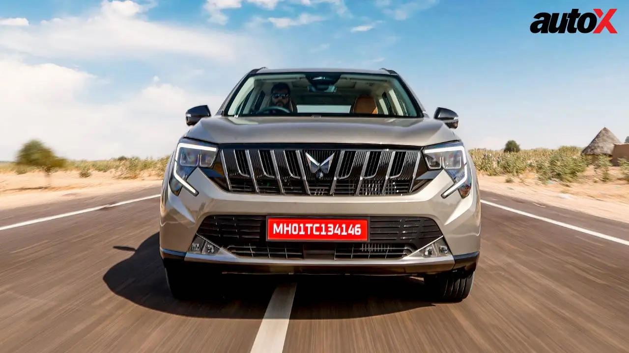 Mahindra XUV 7XO SUV Front.jpg
